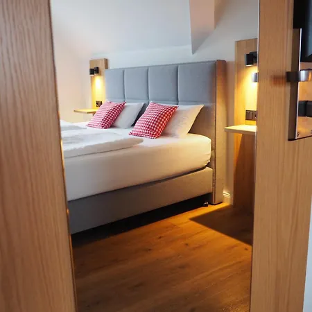 Neumaier Hotel 3*